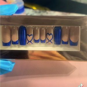 Blue classic french heart nails💙